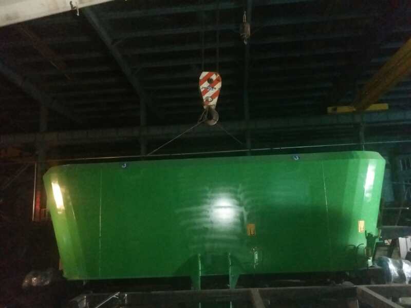 內(nèi)蒙古某公司購(gòu)買(mǎi)固定式TMR攪拌機(jī) 內(nèi)蒙古某公司購(gòu)買(mǎi)固定式TMR攪拌機(jī)