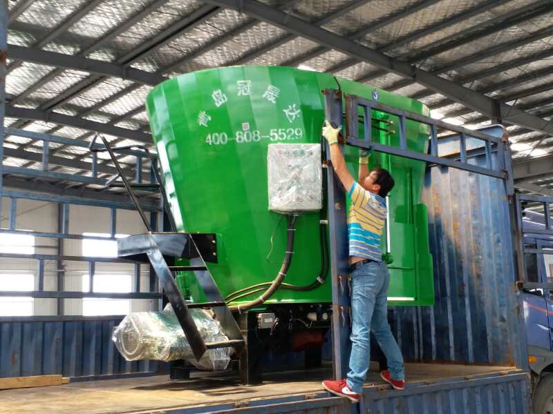 內(nèi)蒙古某公司購買固定式TMR攪拌機 內(nèi)蒙古某公司購買固定式TMR攪拌機