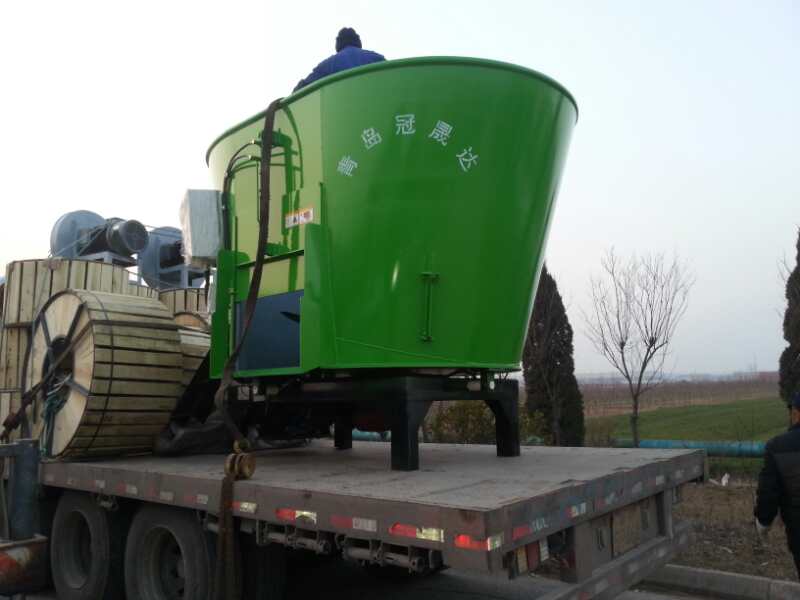 內(nèi)蒙古某公司購買固定式TMR攪拌機 內(nèi)蒙古某公司購買固定式TMR攪拌機